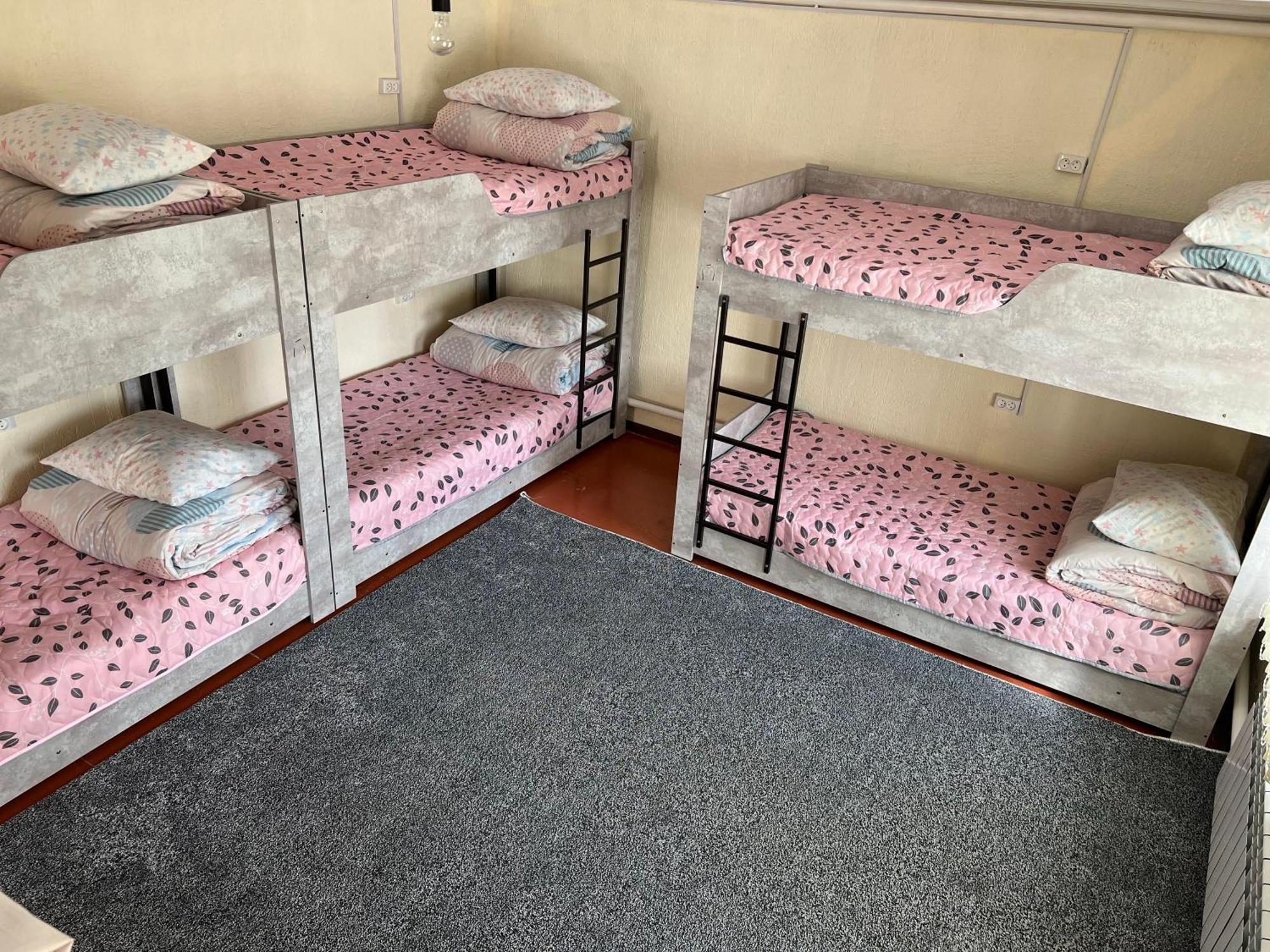 The Nest Hostel Karakol Phòng bức ảnh